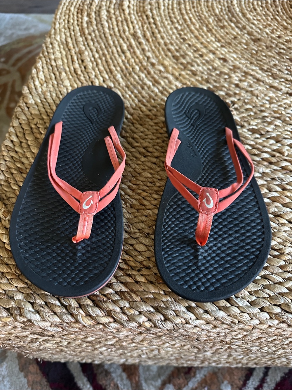 Olukai women’s size 6 sandals